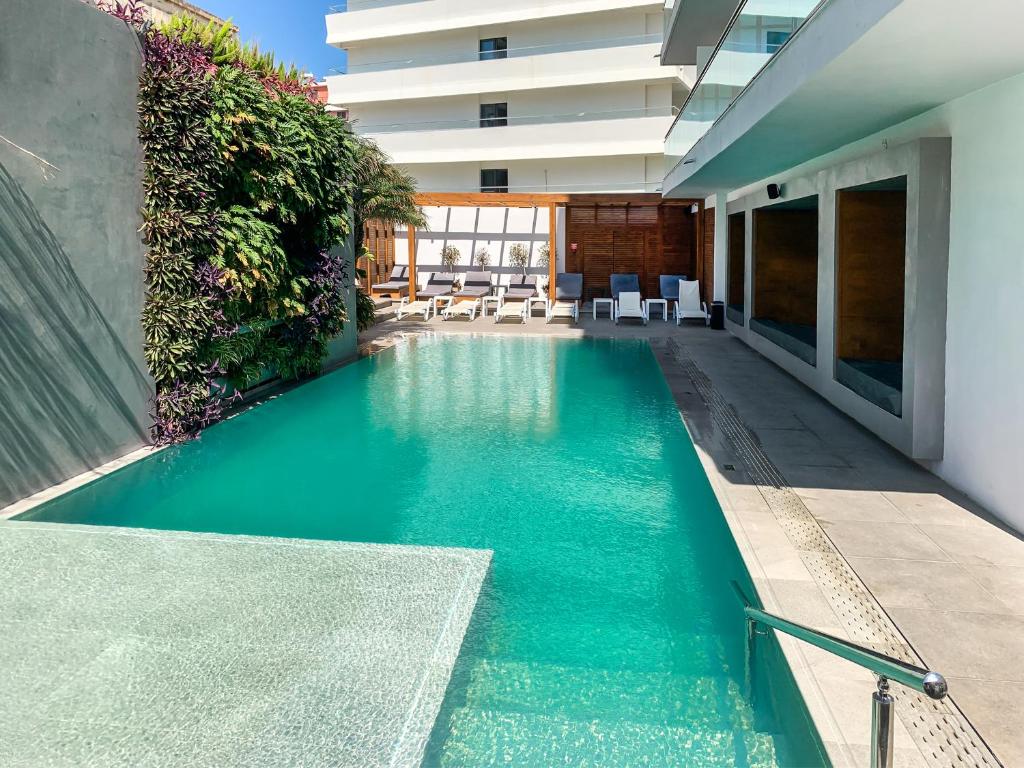 234804871 Manousos City Hotel 3 - Зображення 1